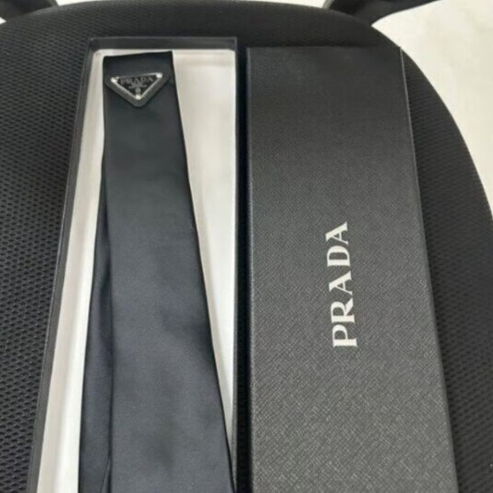 PRADA Black Tie - Picture 6 of 10